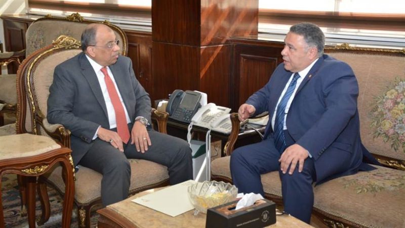 أثناء اللقاء