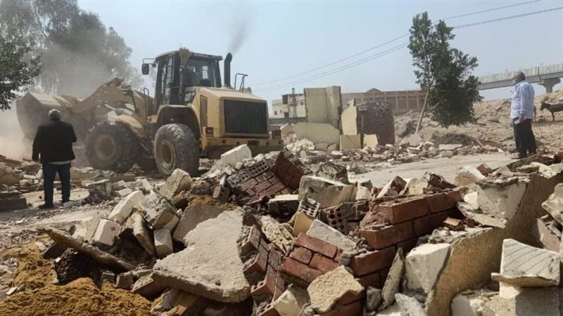 إزالة وتسكين عزبة