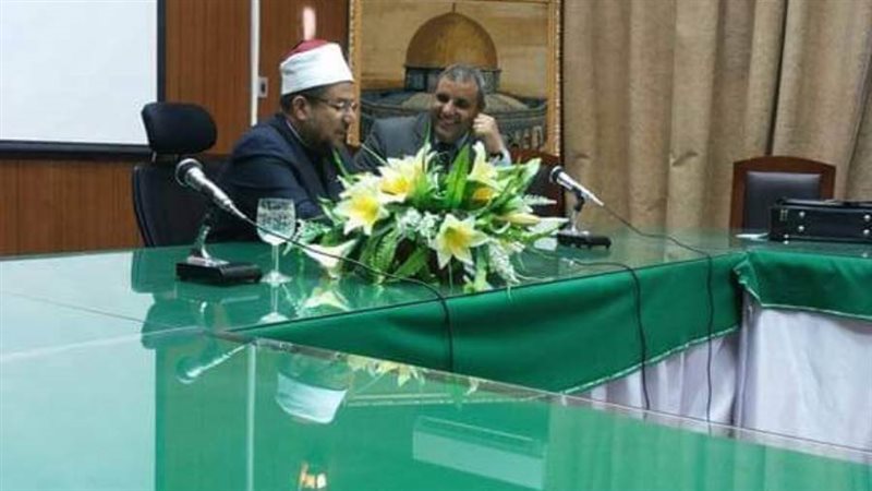 وزير الأوقاف مع نائب