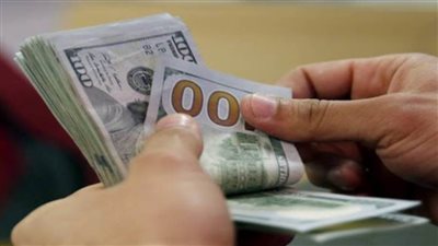 الخبراء:  النقود بيئة خصبة لنقل الفيروسات..تعرف على طريقة تعقيمها 