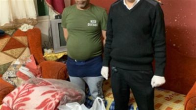 تعرف على اللمسات الإنسانية لرجال الشرطة وقت الحظر