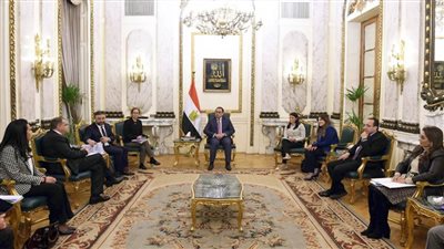   رئيس الوزراء يلتقي وفد البنك الدولي 