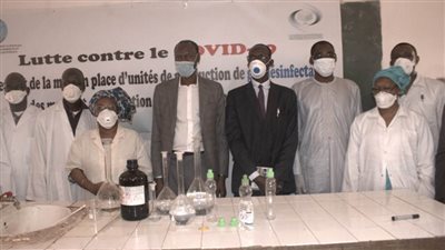 الإيسيسكو يبدأ تصنيع المطهرات بجامعة العلوم والتكنولوجيا في مالي