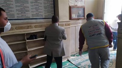 «المصريين الأحرار» بالبحيرة يواصل حملة التعقيم بقراقص وغربال