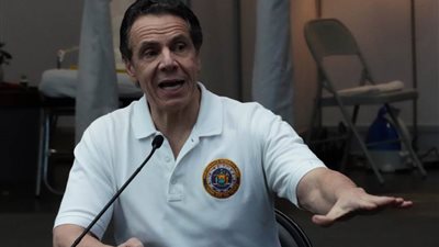 حاكم نيويورك: أول تراجع لعدد المصابين بكورونا في العناية المركزة