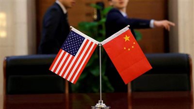 الصين تخفض الرسوم على البضائع الأمريكية بمقدار النصف
