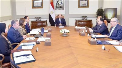 الرئيس السيسي يوجه بمواصلة النهوض بصناعة الغزل والنسيج