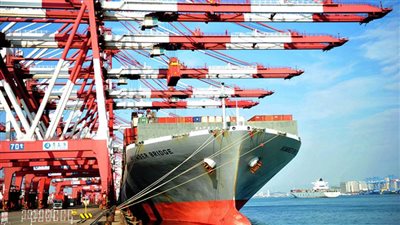 الصين تُقلص التعريفات الجمركية على مئات السلع الأمريكية