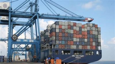 ميناء دمياط يستقبل ٨ سفن خلال 24 ساعة