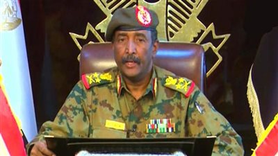 البرهان يتسلم رسالة من أفورقي 