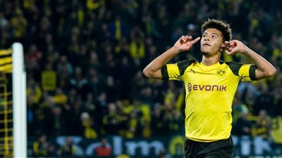 اللاعب الشاب سانشو يتفوق على صلاح ورونالدو وميسي 