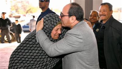 الرئيس السيسي يتفقد أعمال تطوير عزبة الهجانة  (صور)
