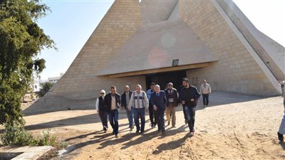 محافظ المنيا يتفقد مشروع إنشاء المتحف الآتوني