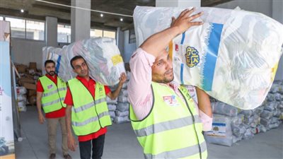 عاجل.. صندوق تحيا مصر يوزع 10 أطنان مواد غذائية على قرية المعتمدية 