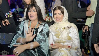 مصممة الأزياء السعودية أميمة عزوز تقيم أول عرض أزياء تراثي في مصر