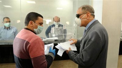 محافظ كفرالشيخ يتفقد صرف منحة العمالة غير المنتظمة 