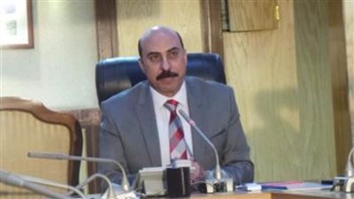 محافظ أسوان : تطوير ورفع كفاءة 20 كم من الطريق الصحراوي الغربي 