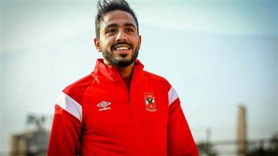 فولت الأهلي يحتفل وحيدا بعيد ميلاده الـ26