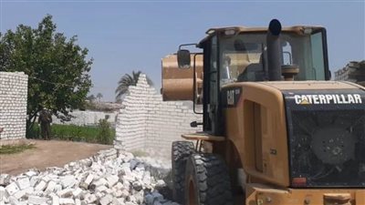 إزالة 51 حالة تعد على أراض زراعية وأملاك دولة ببني سويف