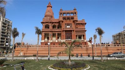 البارون يستقبل زائريه بعد أسابيع قليلة