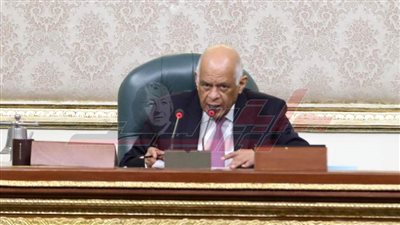 رئيس النواب:  قانون تنظيم ساحات انتظار السيارات بداية لتقنين الاقتصاد غير الرسمي