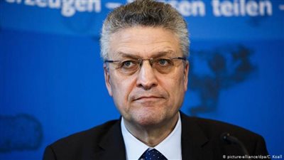 رئيس معهد روبرت كوخ لأبحاث الفيروسات يدعو بالاستمرار في قيود مكافحة كورونا