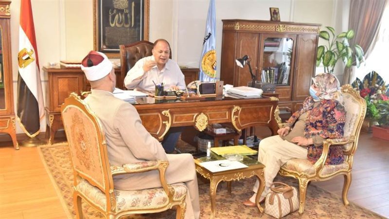 محافظ أسيوط يدعم