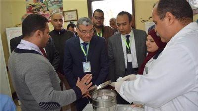 محافظ المنيا يتابع أعمال «الكشف عن أمراض الأنيميا والتقزم»