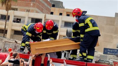 عاجل.. محافظ البحيرة ومساعد وزير الداخلية يتقدمان جنازة الشهيد 