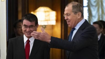 وزيرا خارجية روسيا واليابان يجتمعان على هامش  