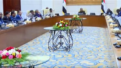مجلس الأمن والدفاع السوداني يناقش الأزمة الاقتصادية في البلاد