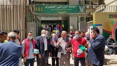 التزام وانضباط في صرف منحة العمالة غير المنتظمة بالمنيا