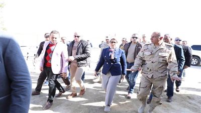 وزيرة الصحة تتفقد تطوير وحدة صحة أسرة 