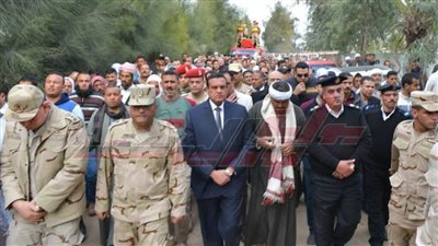 الآلاف من أهالي البحيرة يشيعون جثمان شهيد سيناء بمسقط رأسه بحوش عيسى