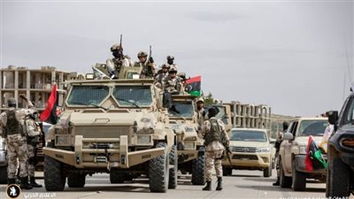 الجيش الليبي يدمر ٣٠ سيارة عسكرية فى هجوم الميليشيات على قاعدة الوطية