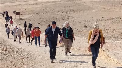 وفد سياحي من 3 دول يزور آثار المنيا