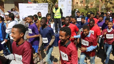 وزير الرياضة ومحافظ أسوان يشهدان انطلاق سباق الجري