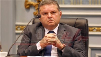 وزير قطاع الأعمال يتابع سير العمل بالشركات القابضة للنقل والغزل والصناعات الكيماوية