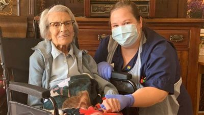 عمرها 106 أعوام تهزم فيروس 