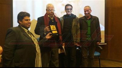 مصطفي محرم : 