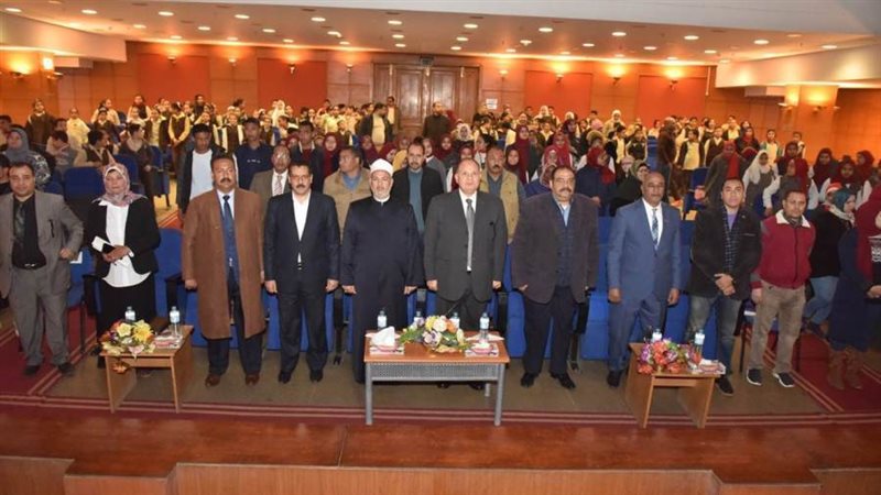 محافظ أسيوط يشهد