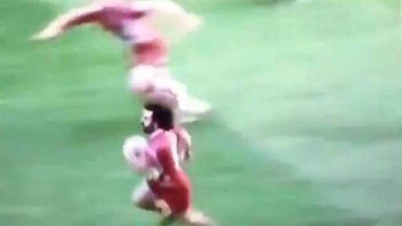 شبيه صلاح يلعب الرجبي