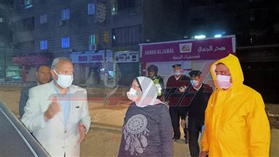خلال جولة مفاجئة.. محافظ القليوبية يتابع الالتزام بحظر التجوال فى شبرا الخيمة