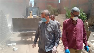 حملة لإزالة 35 حالة تعدٍ بمركزي صدفا والفتح