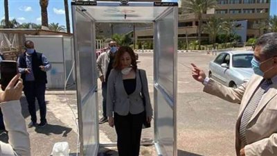 تجربة أول نموذج لكبائن التعقيم بالأكاديمية العربية العلوم والتكنولوجيا بالإسكندرية