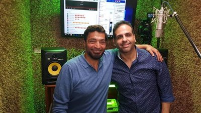 حميد الشاعري يقدم موهبة جديدة خلال حفلته على السوشيال ميديا 