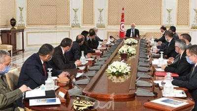 الرئيس التونسي يقرر تمديد الحظر الصحي