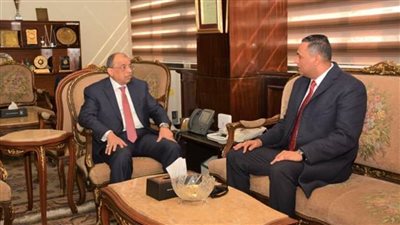 وزير التنمية المحلية ومحافظ الدقهلية يناقشان أزمة انسحاب شركة 
