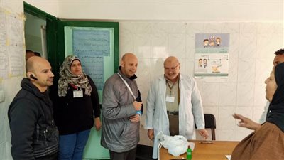 مدير صحة الشرقية يتفقد القافلة الطبية العلاجية بمنشأة أبو عمر