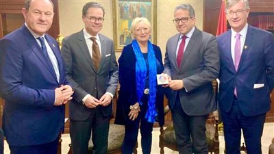 العناني يستقبل وفدًا برلمانيًا فرنسيًا